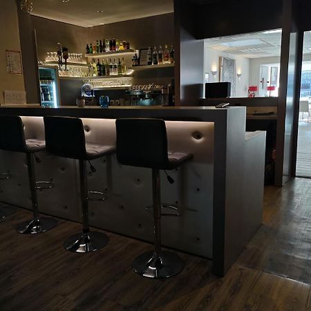 Yes Hotel Αβινιόν Εξωτερικό φωτογραφία